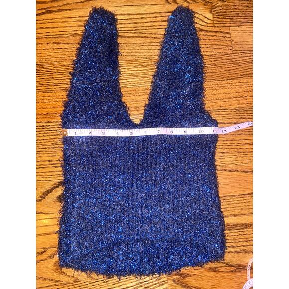 EUC Urban Outfitters sparkly midnight blue cropped sweater tank sz: L - Picture 5 of 8